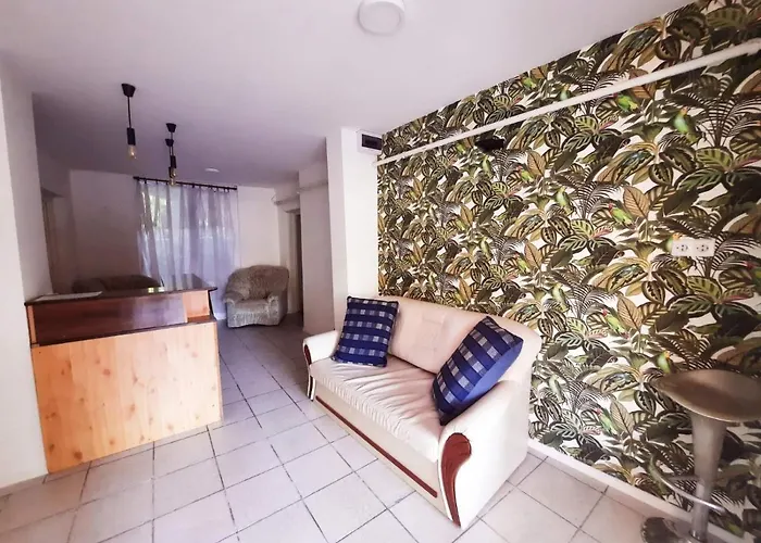 Central Room Hostel אכסניה